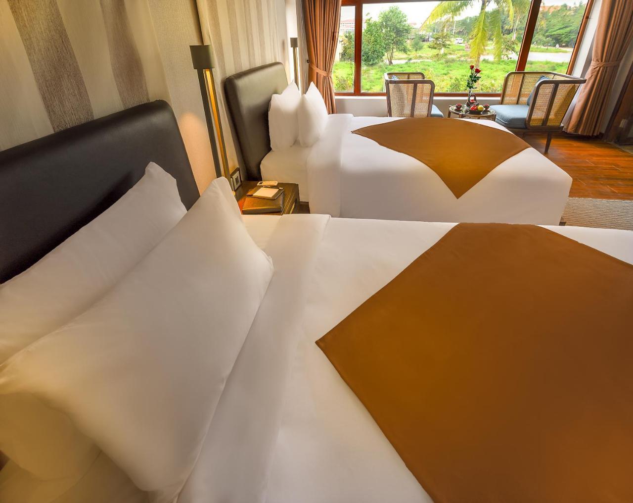 Hotel The Blossom Ocean Front & Hoi An