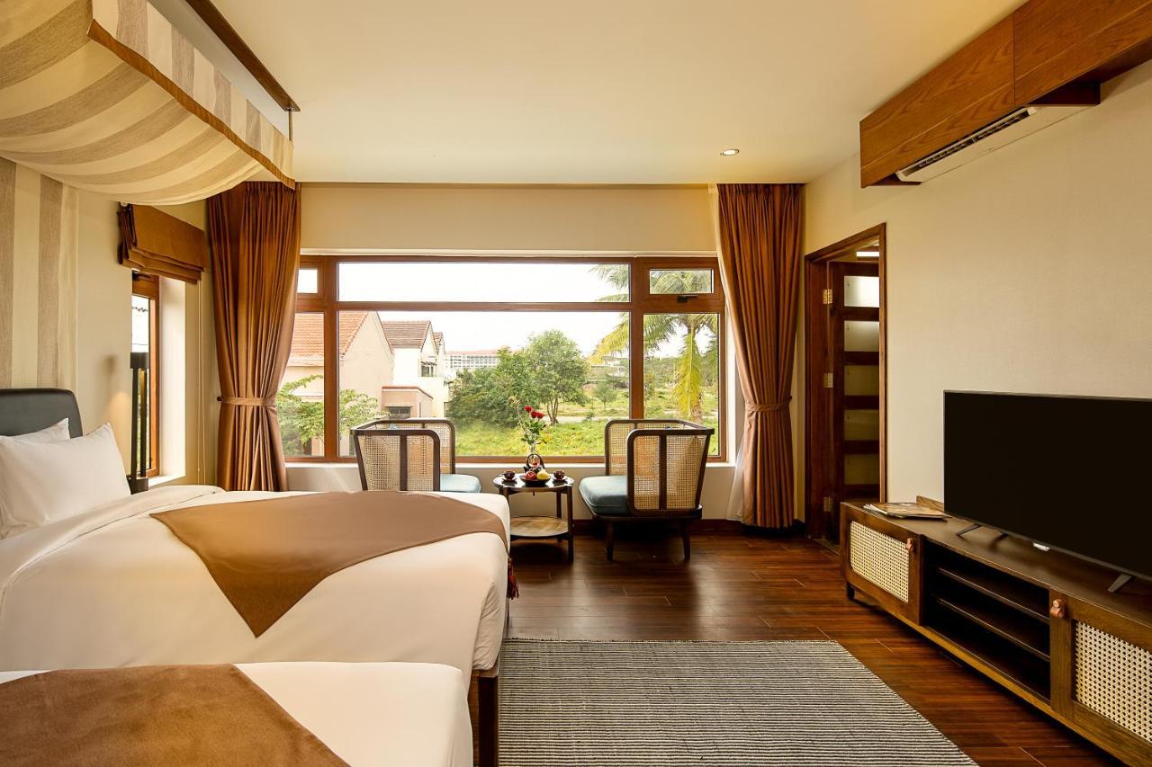 The Blossom Ocean Front & 4*