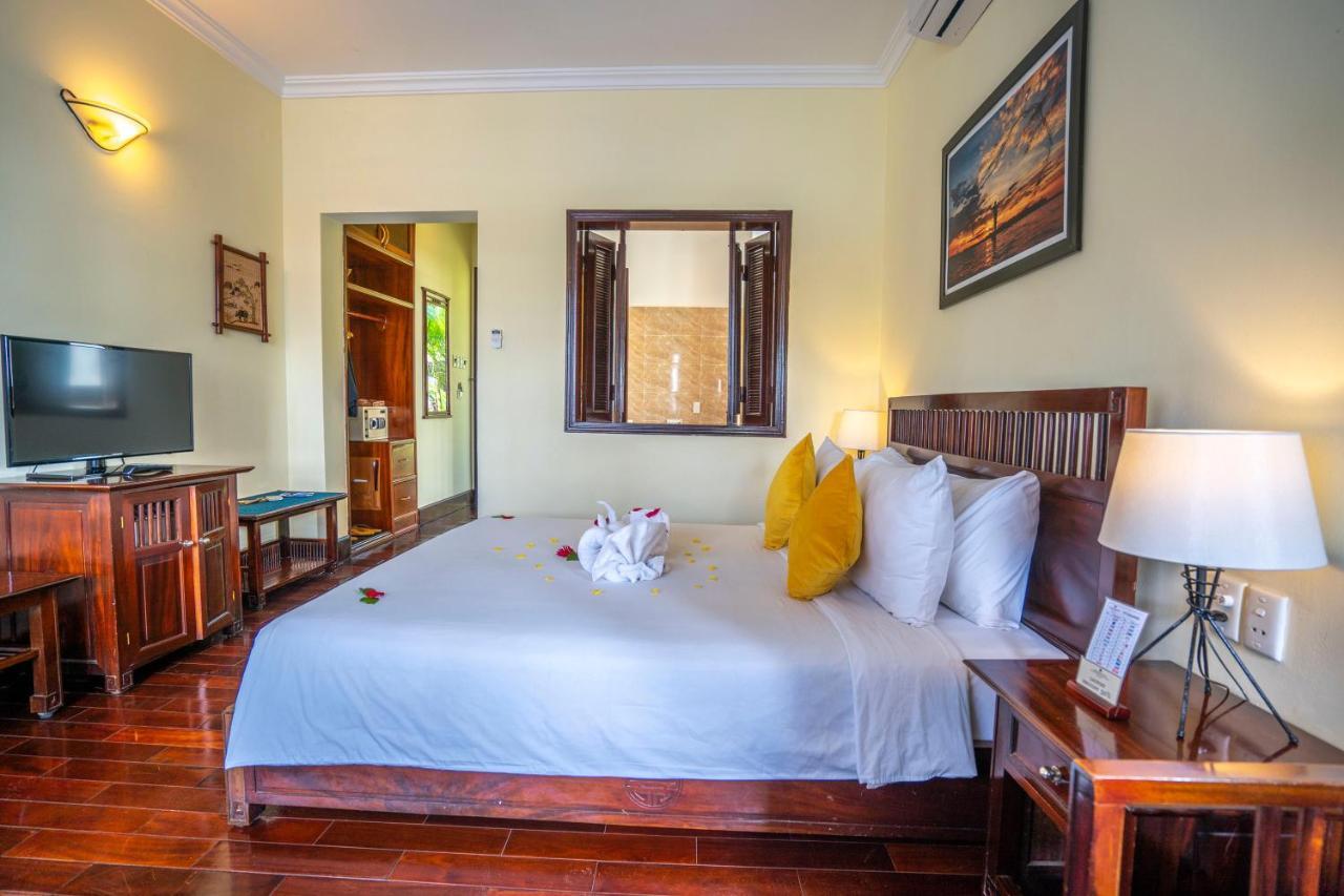 Riverside & Resort 4*