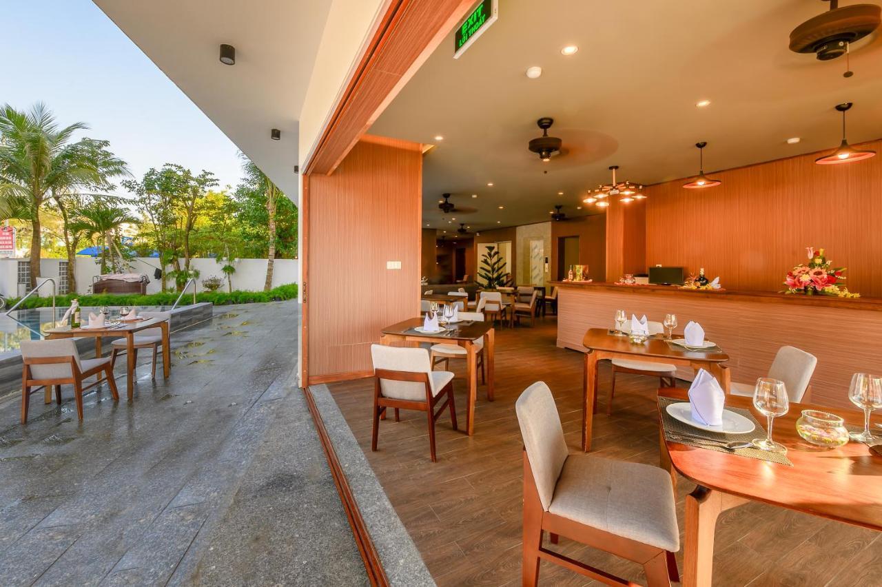 Hotel The Blossom Ocean Front &