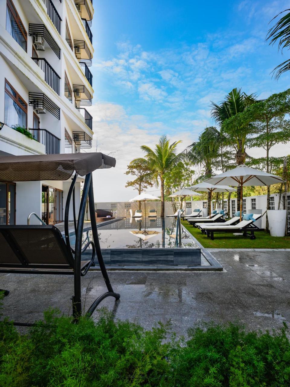 Hotel The Blossom Ocean Front & Hoi An