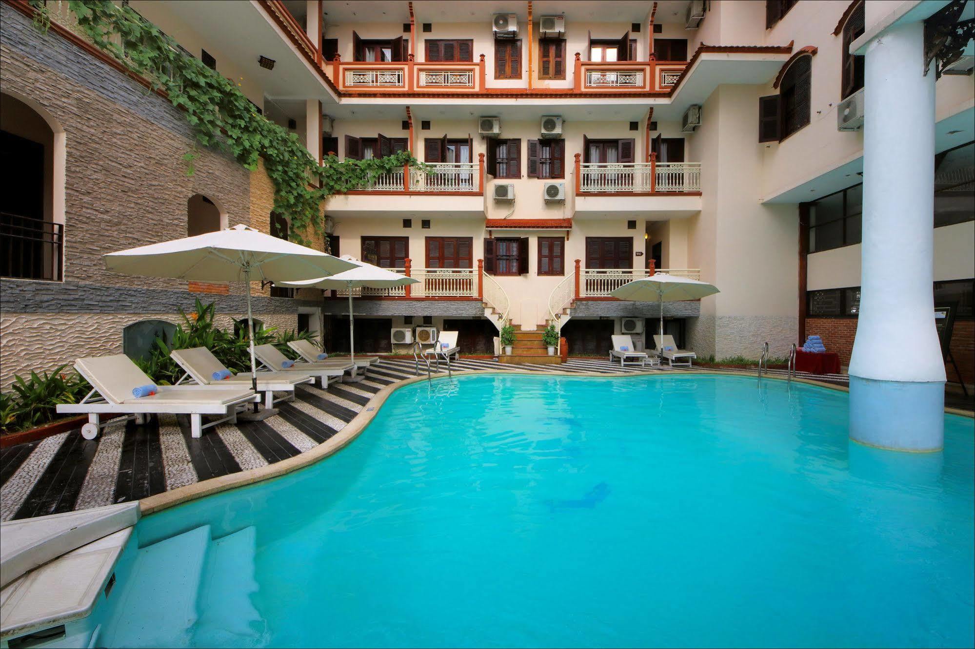 Lantern Hotel