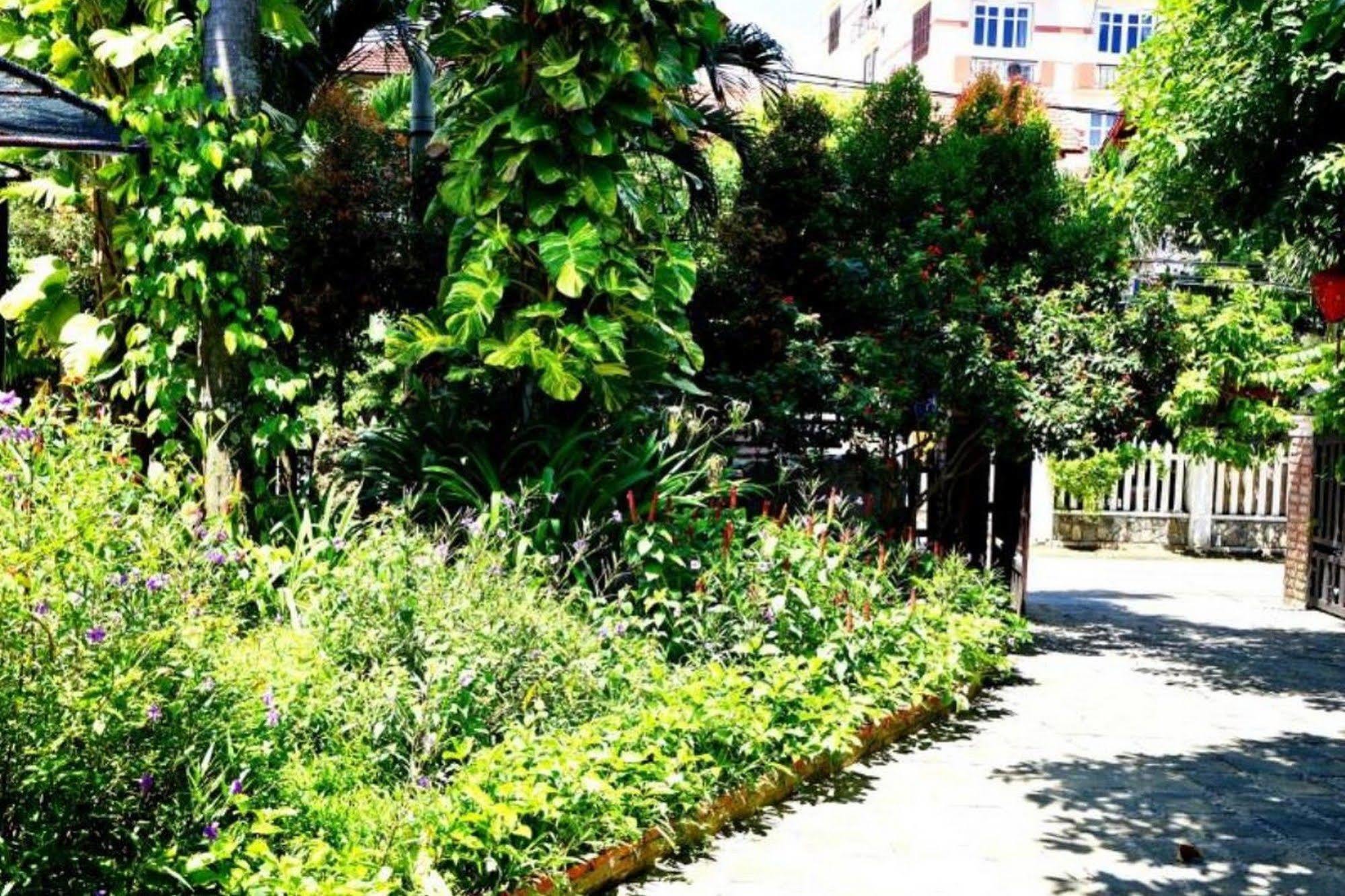 Garden Villa *