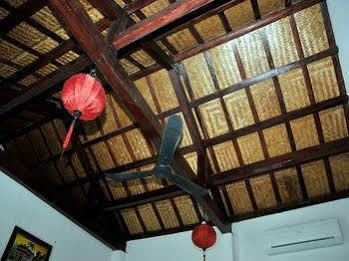Homestay Local Beach *