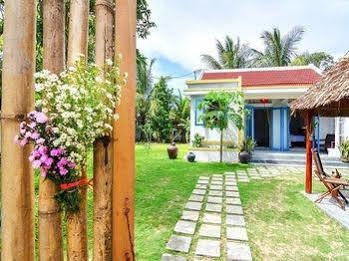 Local Beach Homestay *