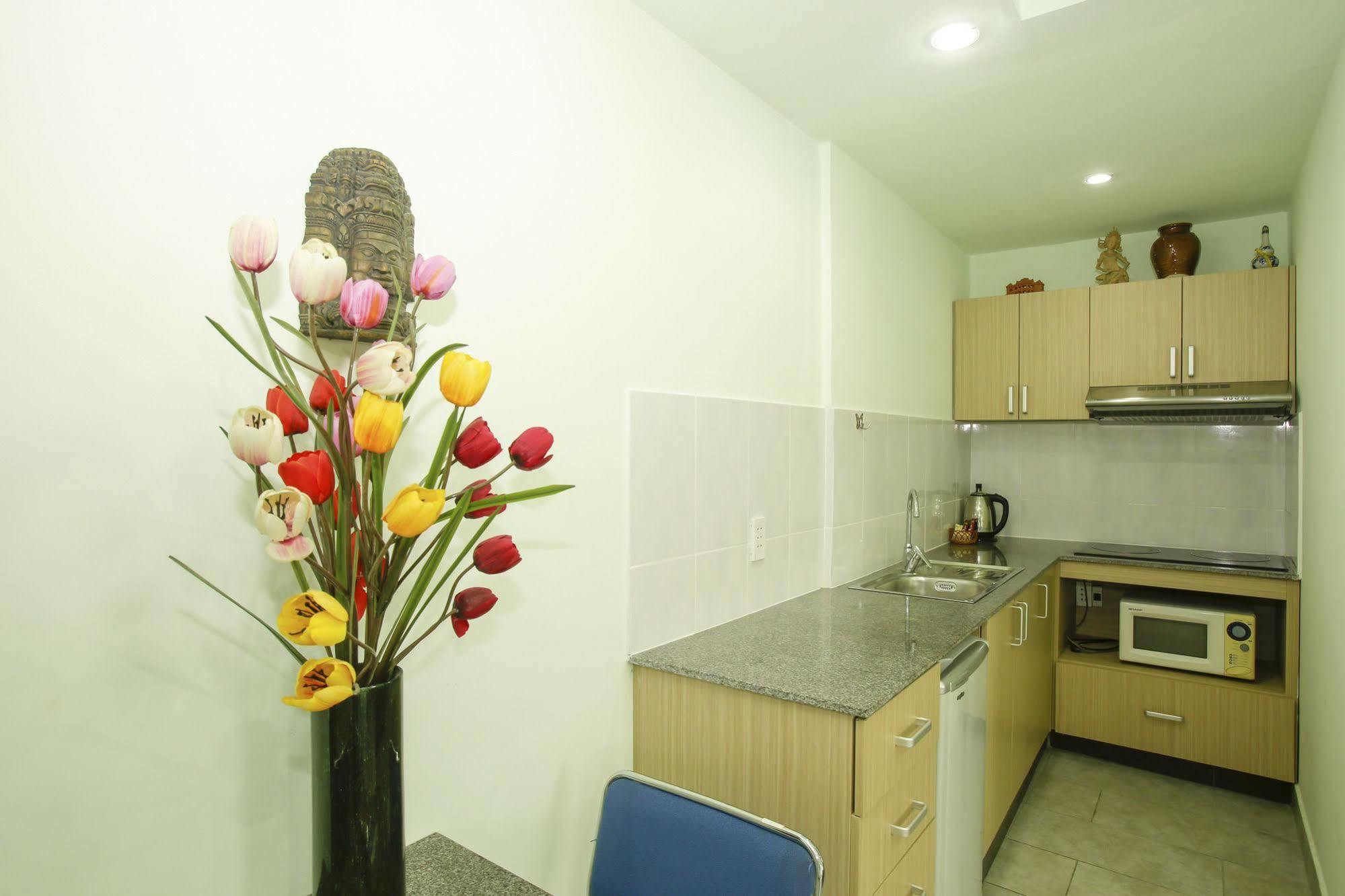Hotel Huyen Tra Que