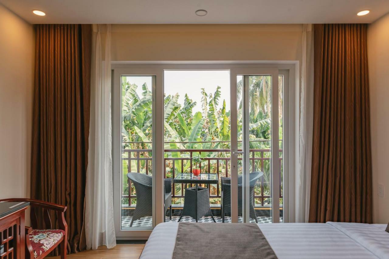 Nu Ni * Hoi An