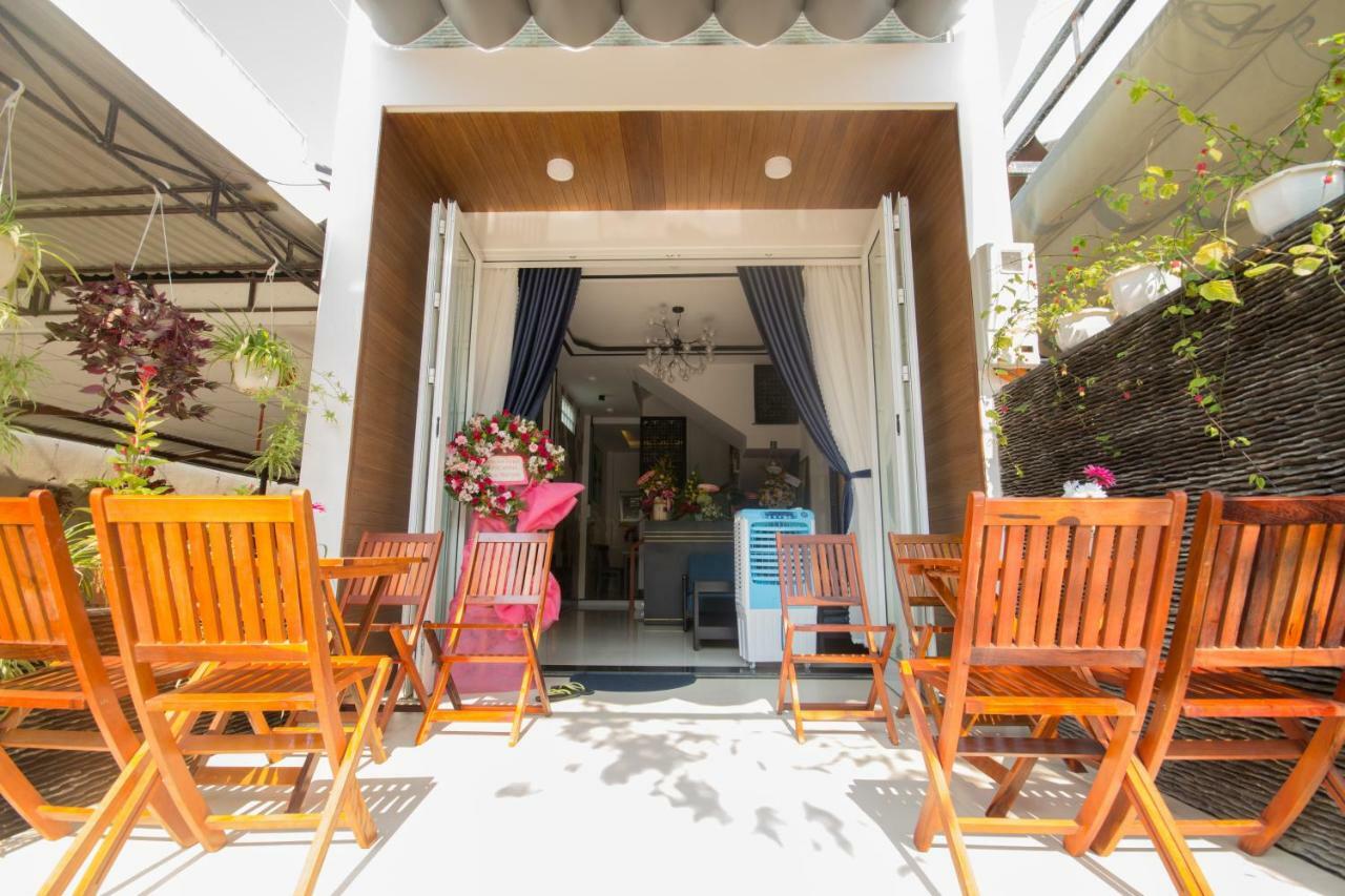 Lagoon Homestay *