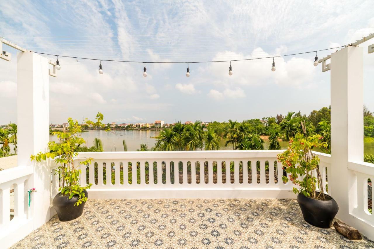Sunny Riverside * Hoi An