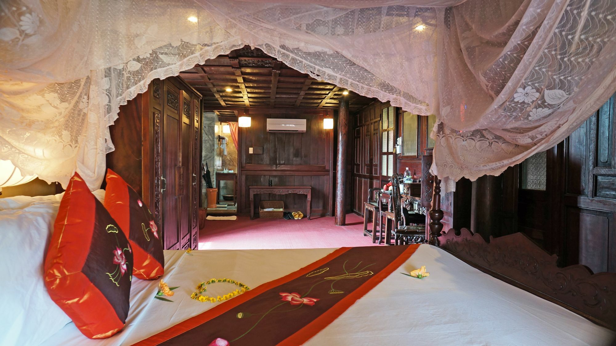 Vinh Hung Heritage Hotel