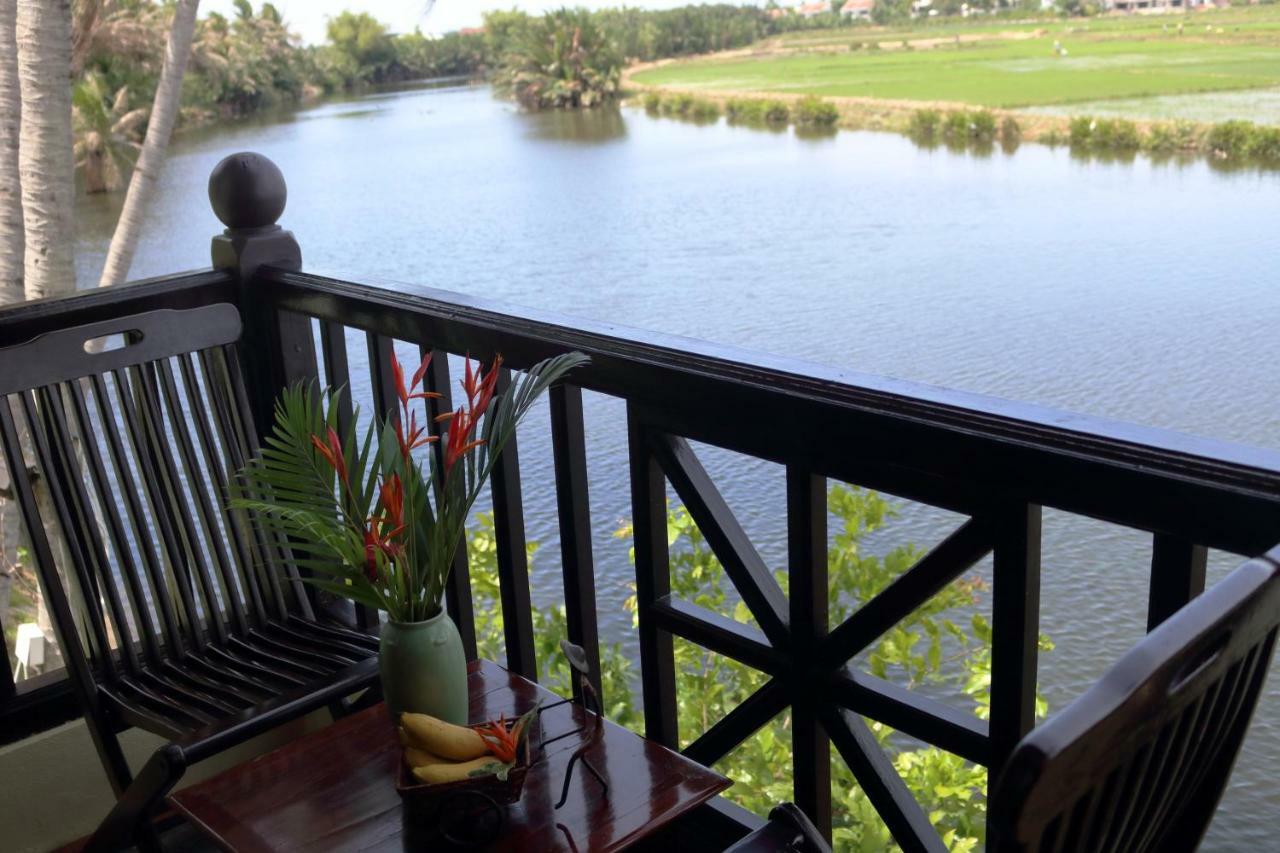 Riverside & Resort