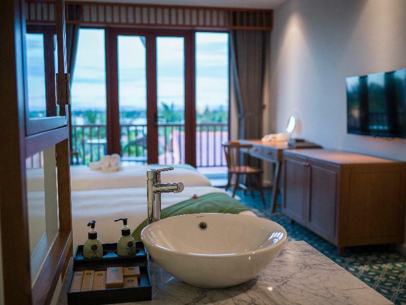 Vinh Hung Old Town Hotel