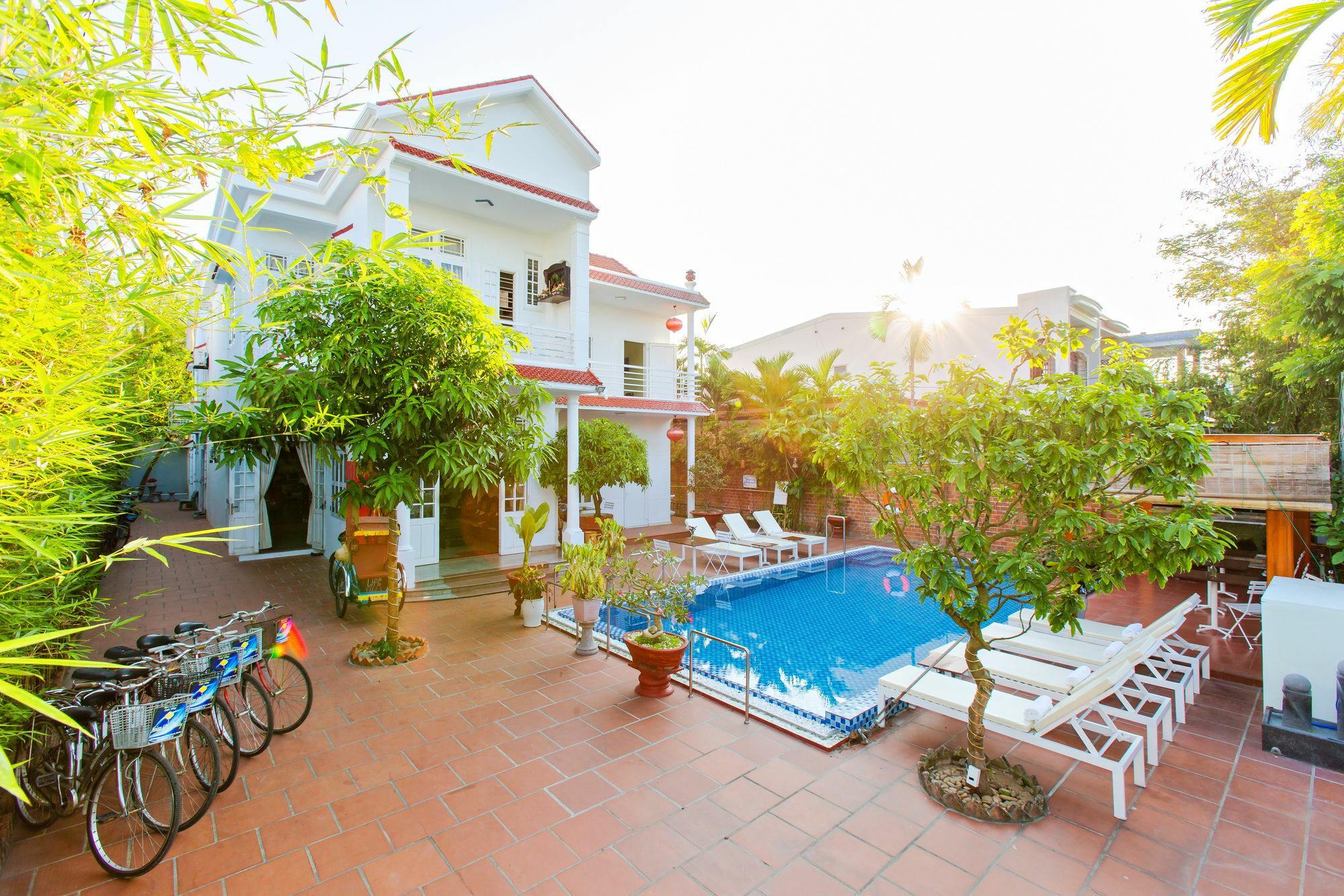 Life 2* Hoi An