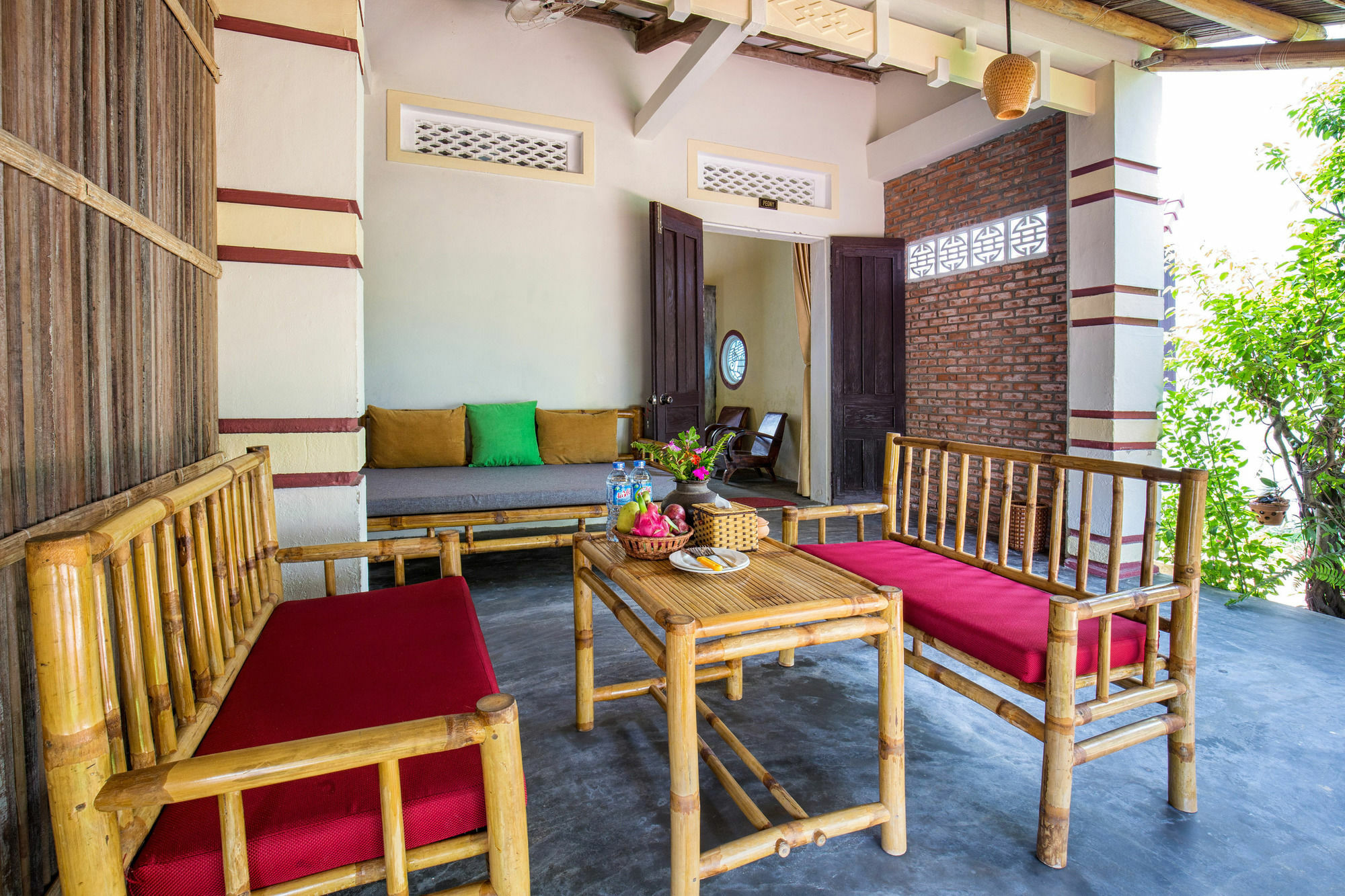 Red Flower Homestay *