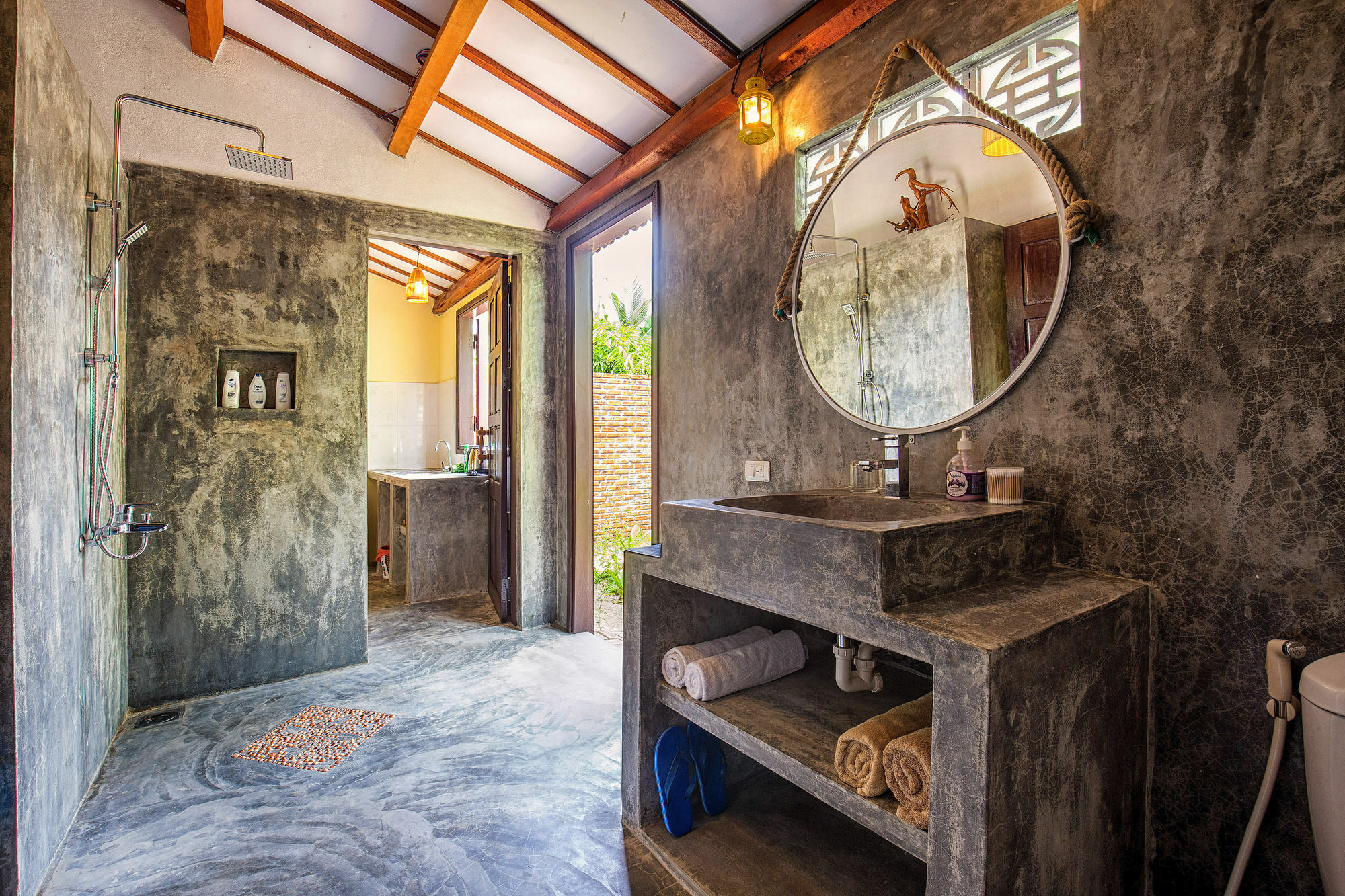 Homestay Red Flower Hoi An