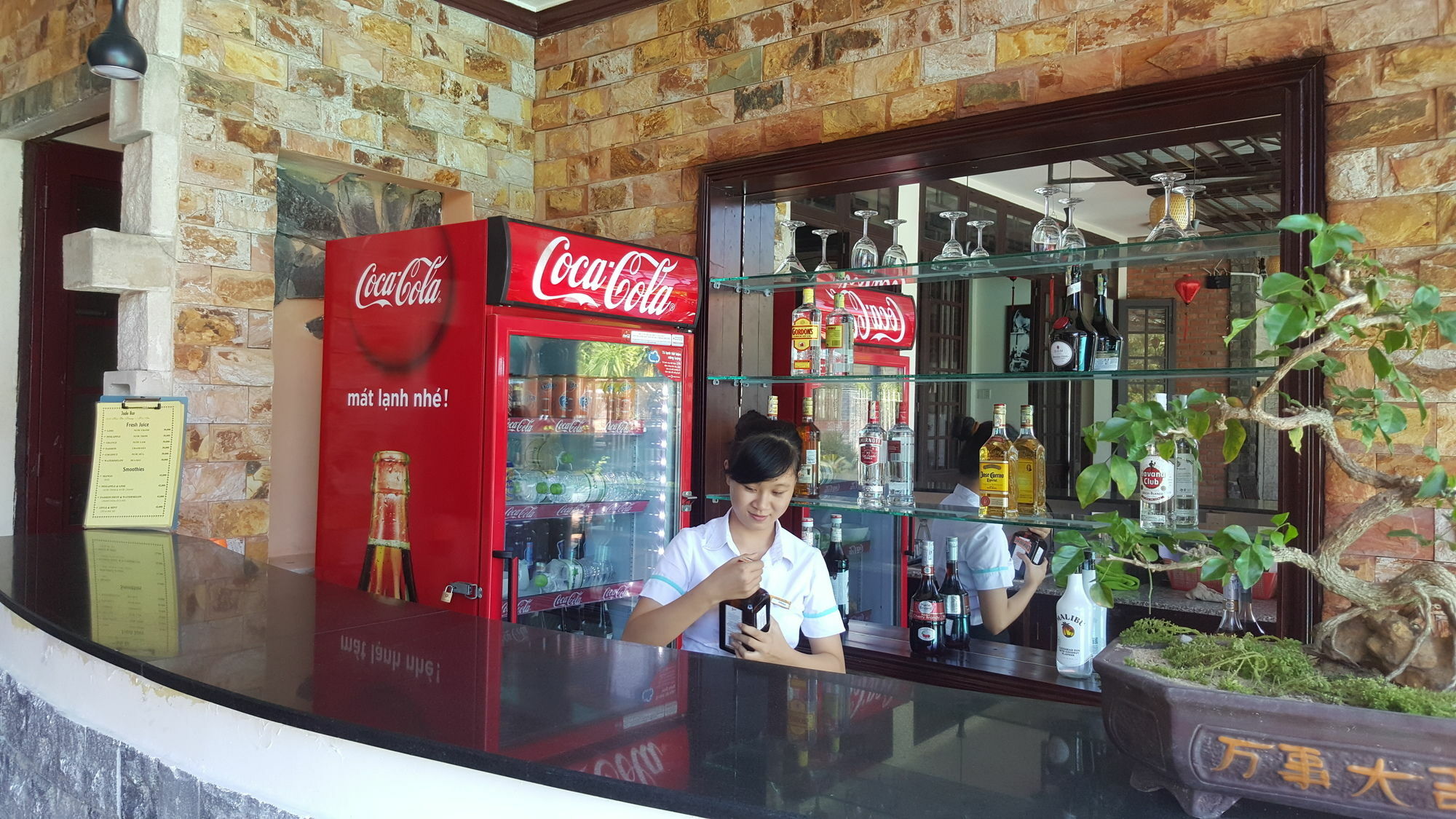 Khách sạn Jade