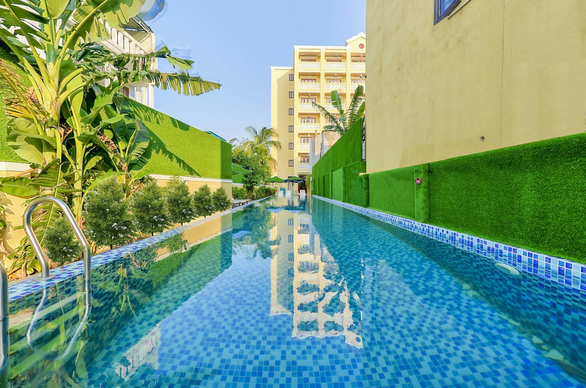 Hotel River Boutique 4*