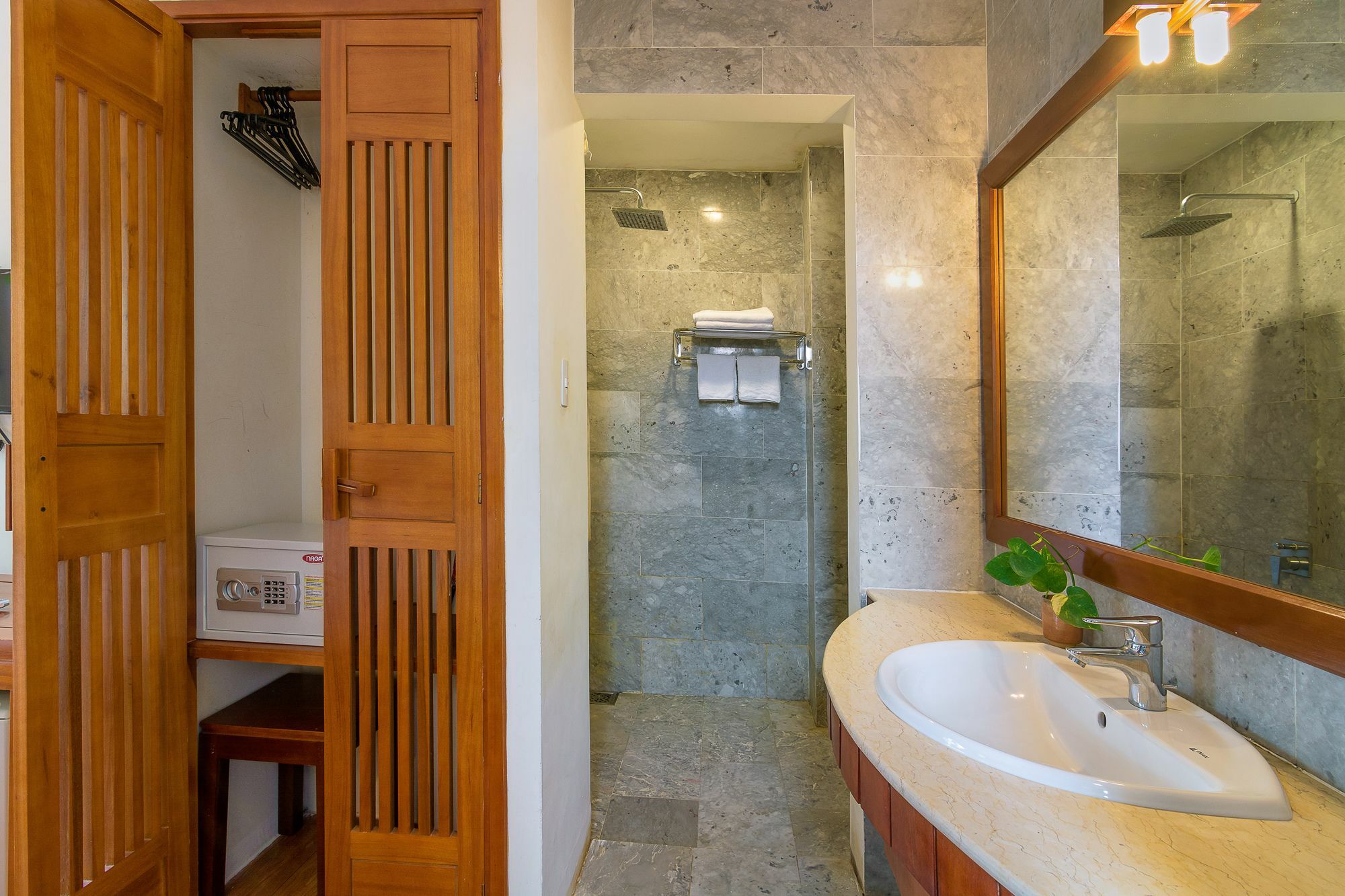 Village Riverside Boutique Hotel Hoi An