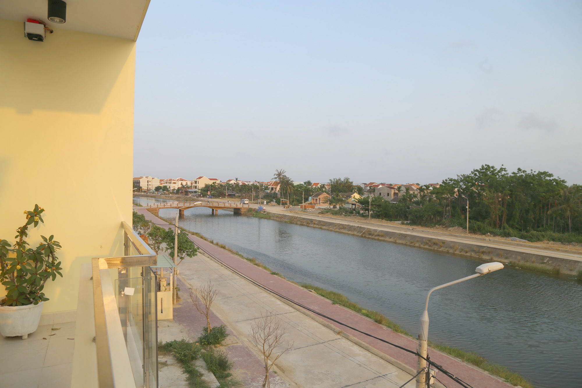 Homestay Dong Nguyen Riverside *