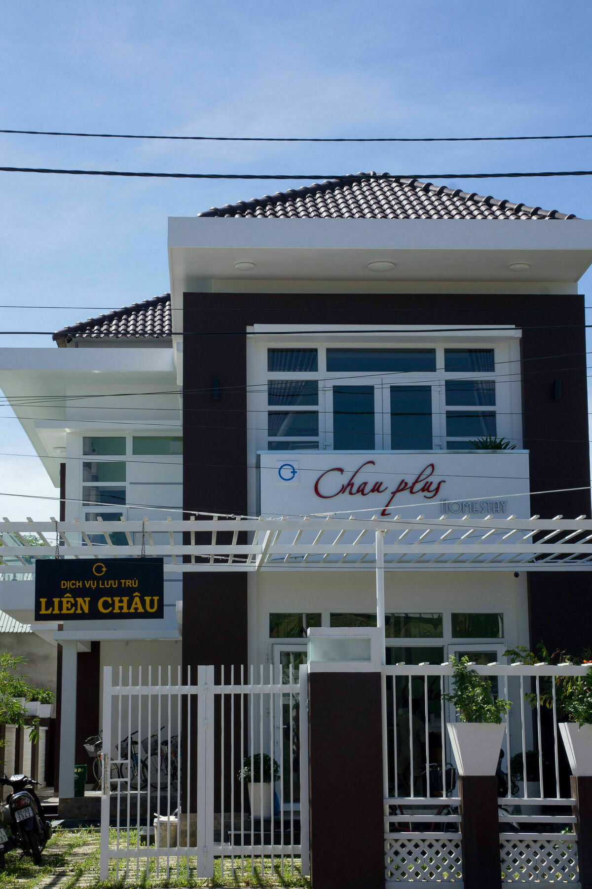 Chau *