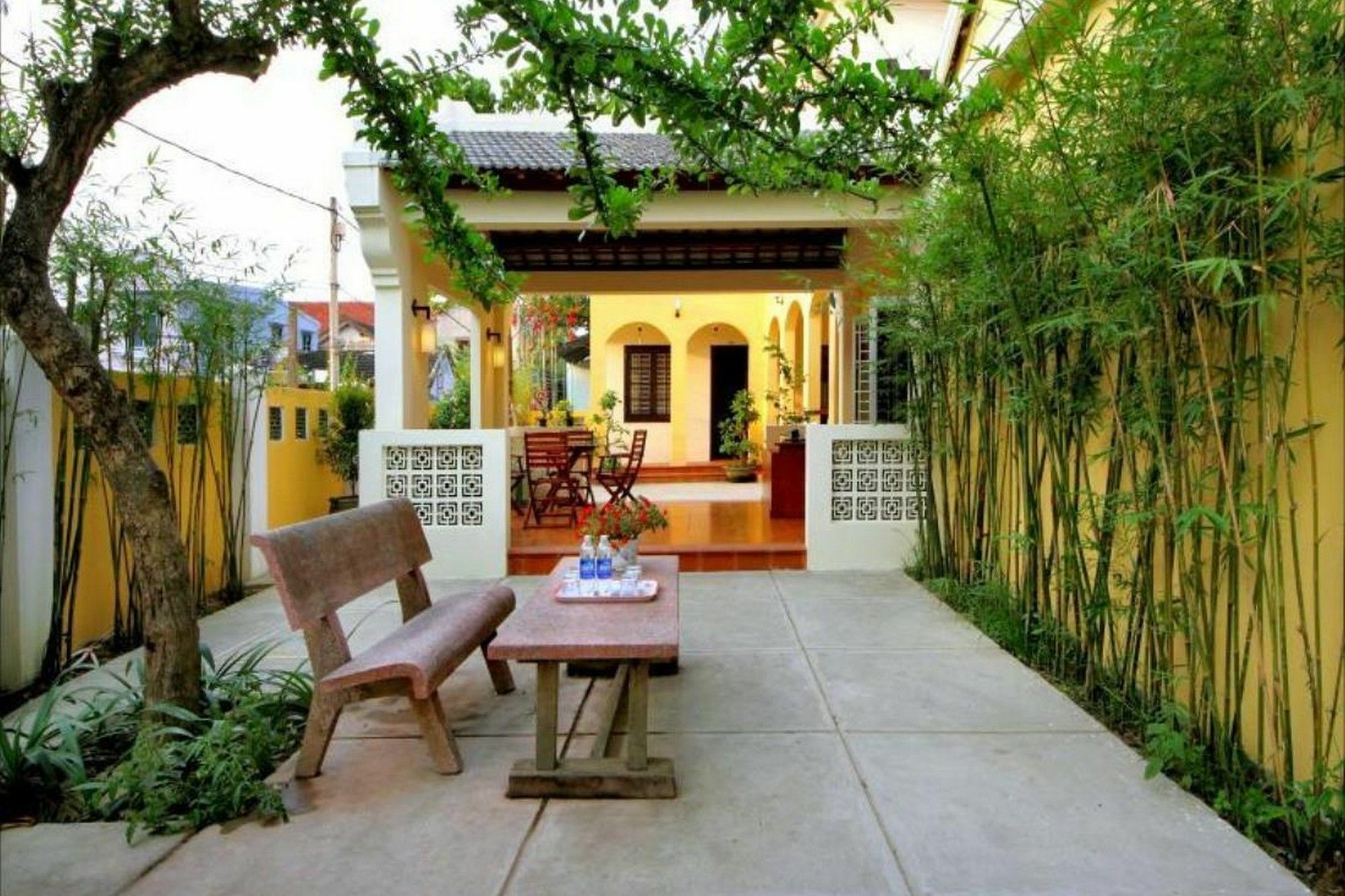 Hop Y * Hoi An