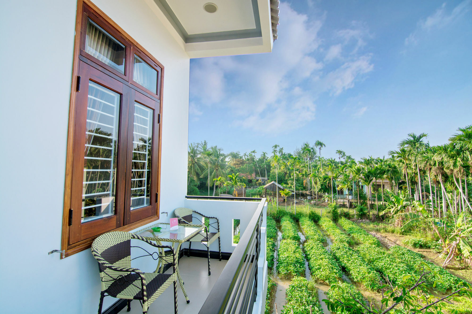 Homestay The Field *