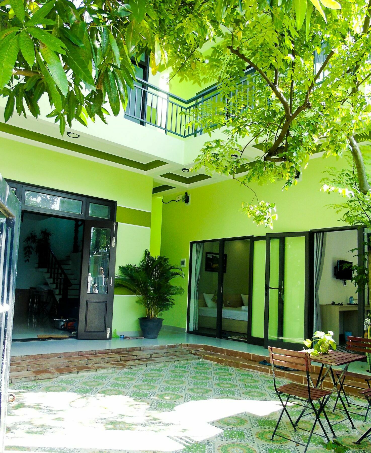 Xanh La Homestay *