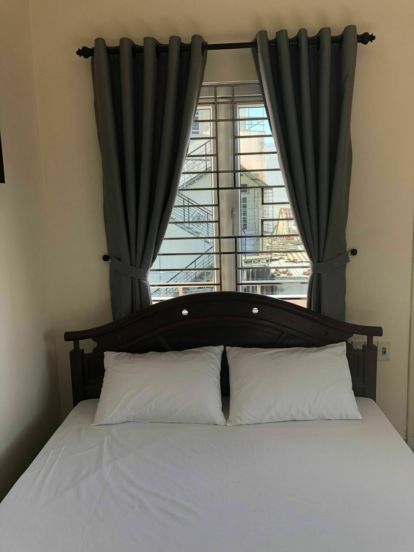 Three Palms Homestay *