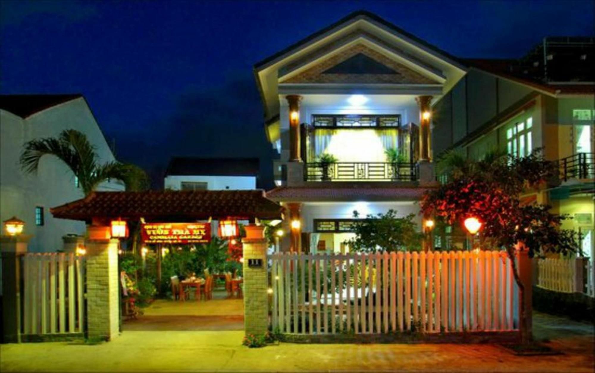 Camellia Hoi An
