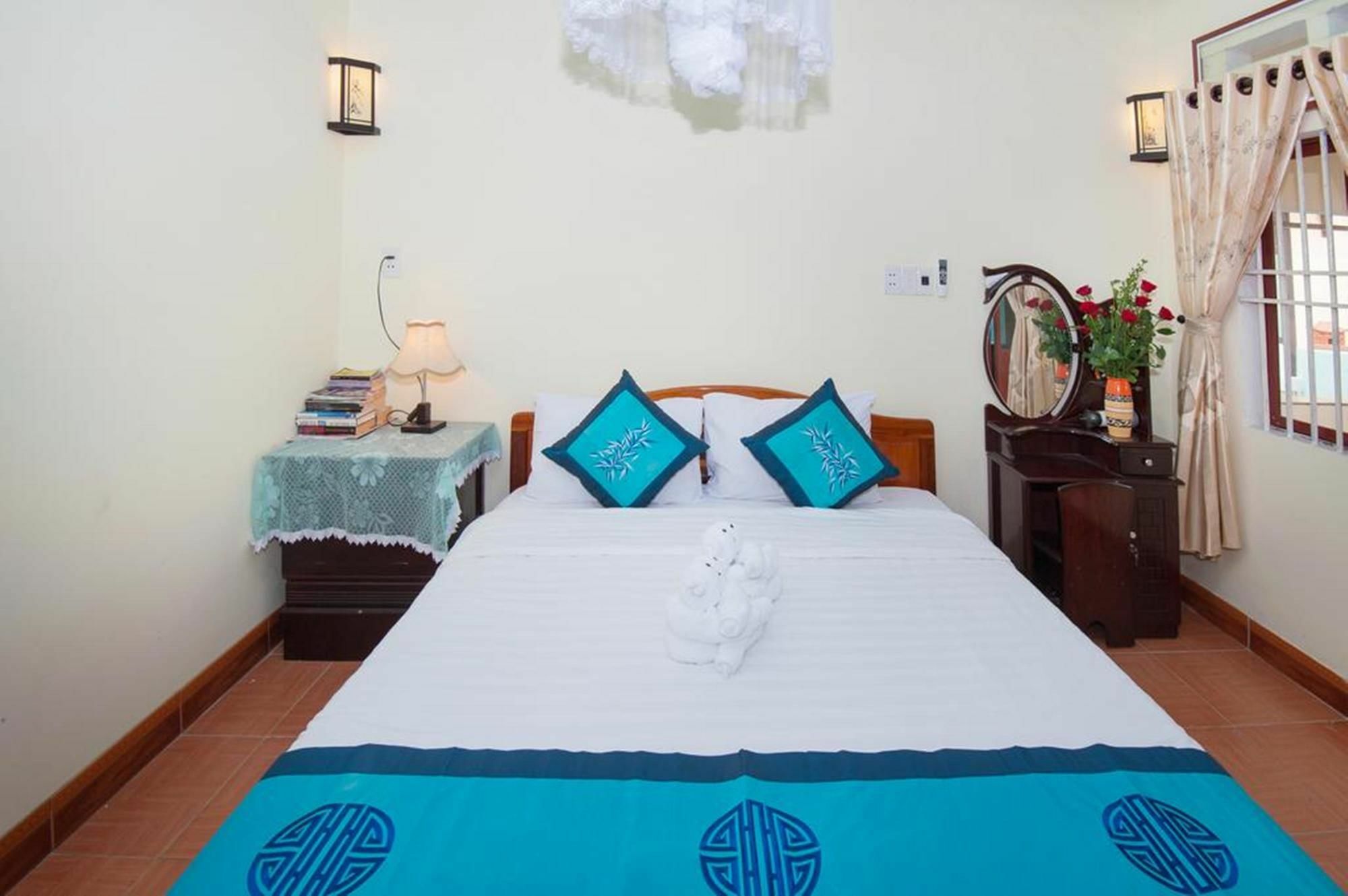 Bougain Villeas Hoi An