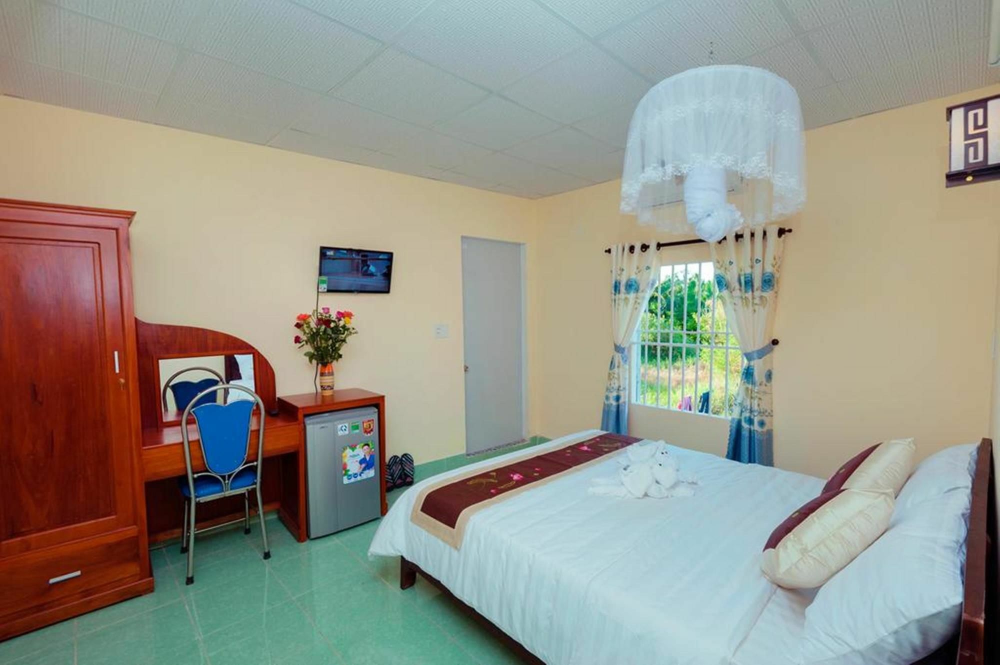 Bougain Villeas Homestay *