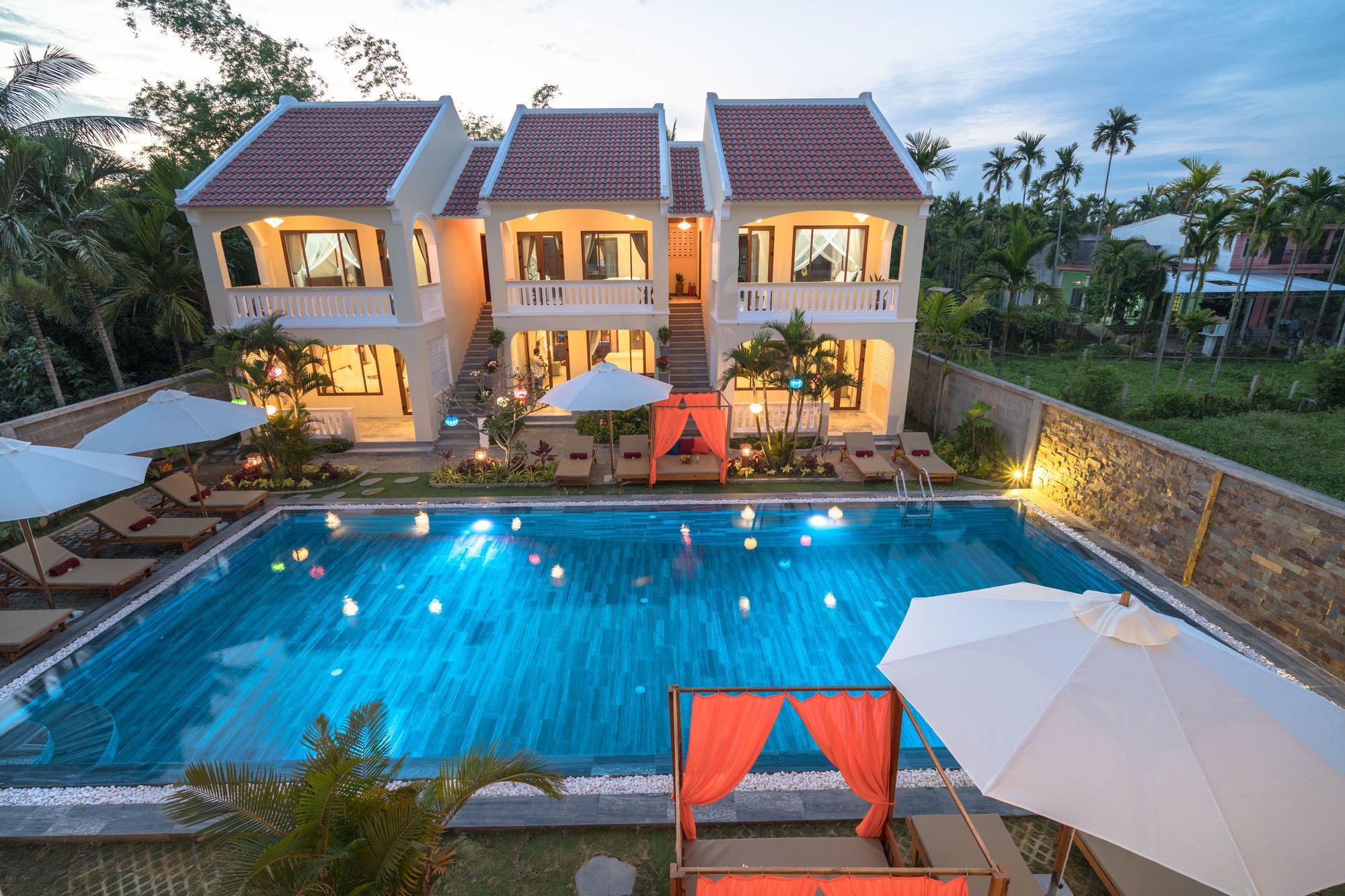 Village Hotel 4*
