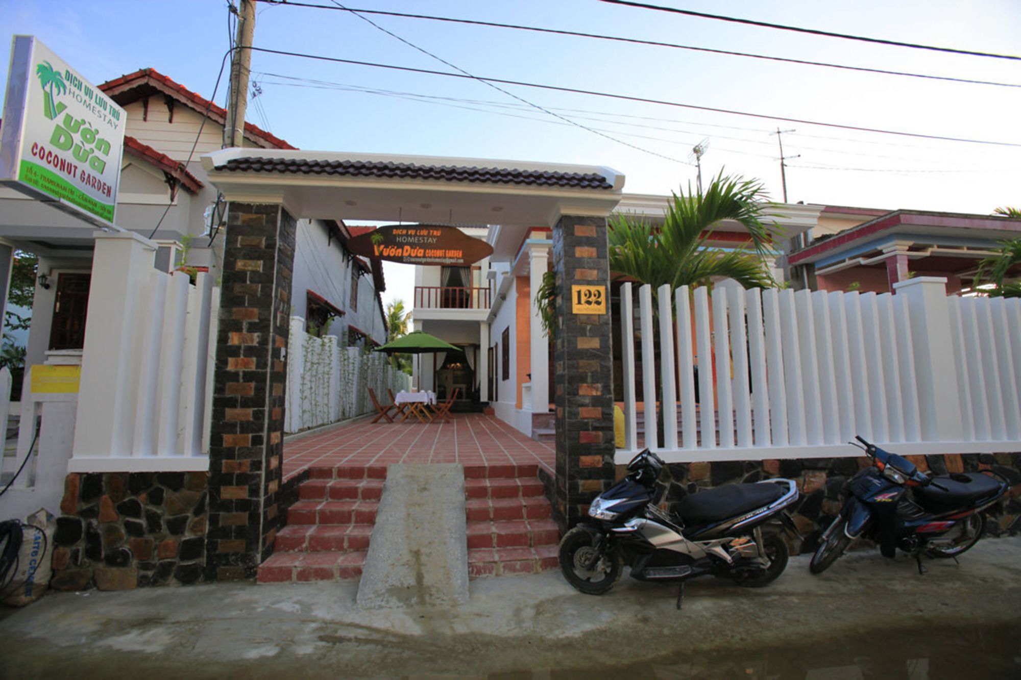 Coconut Garden Homestay *