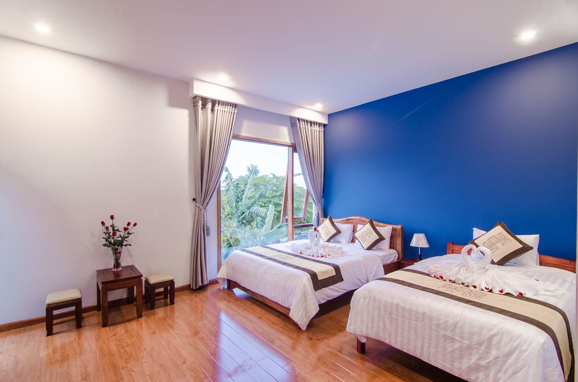 World Hotel