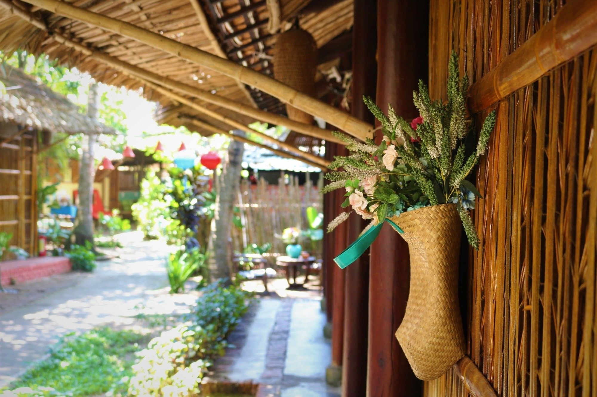 Khách sạn Under The Coconut Tree 3*