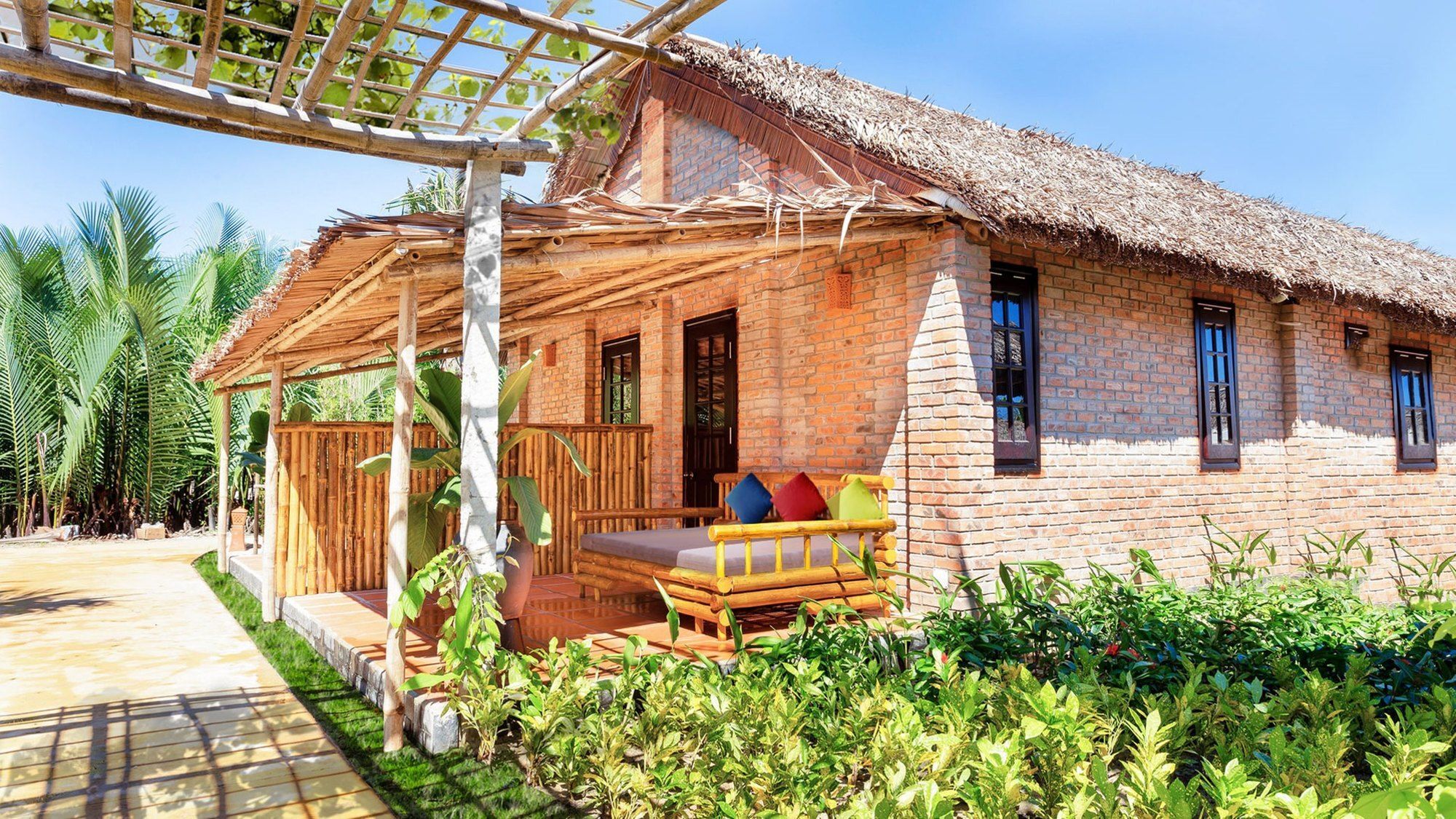 Resort Boutique Cam Thanh 4*