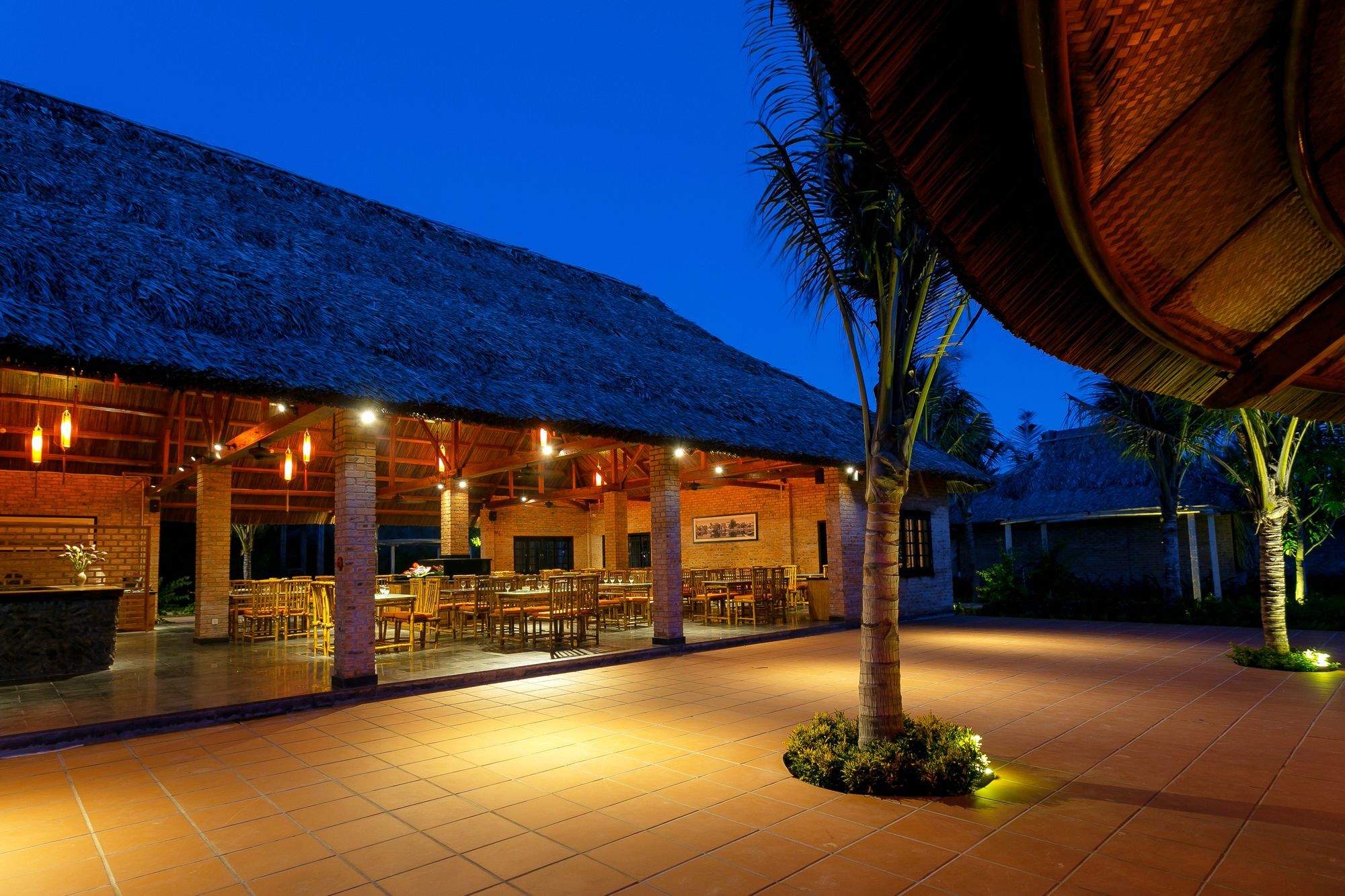 Boutique Cam Thanh Resort 4*