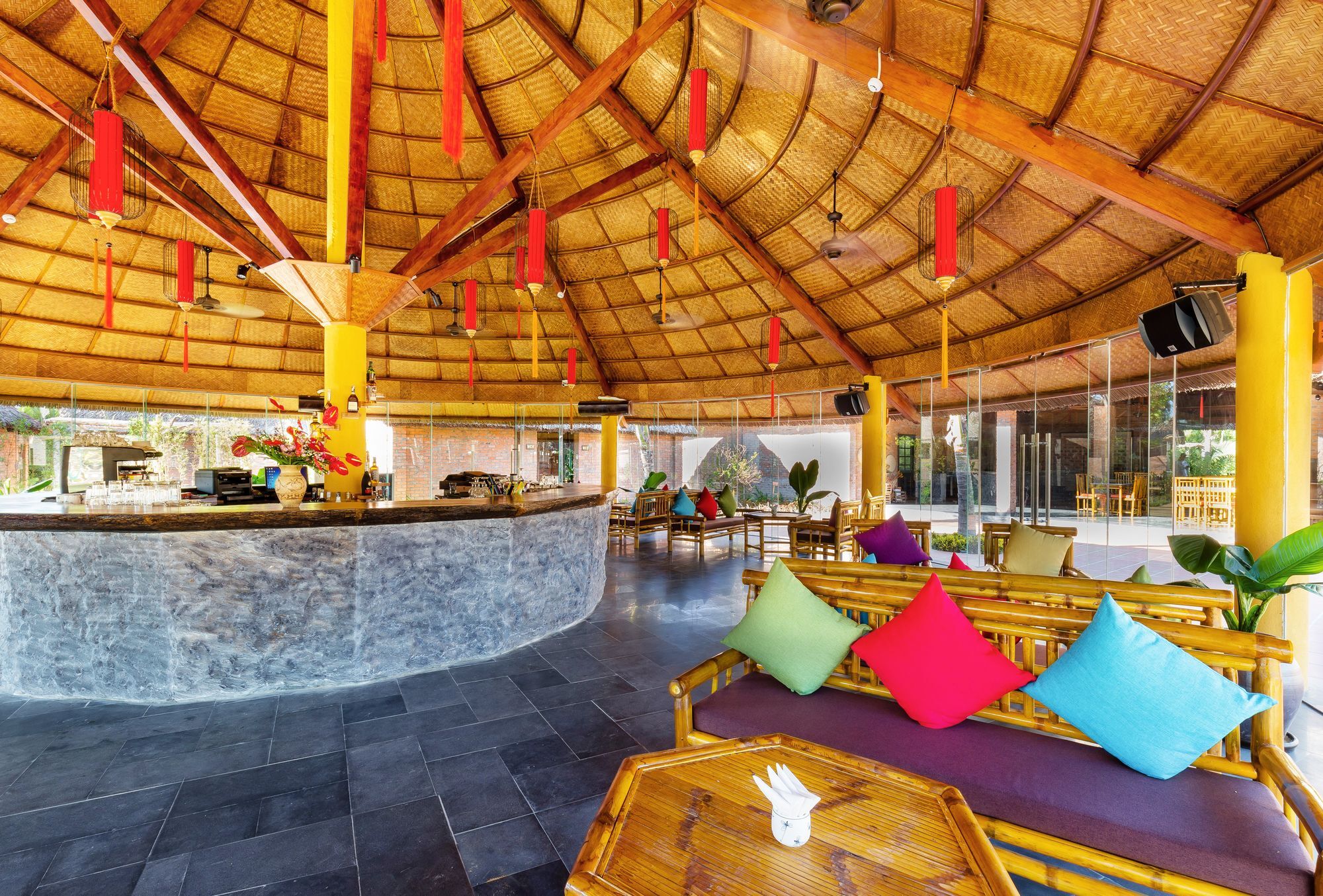 Boutique Cam Thanh Resort 4*