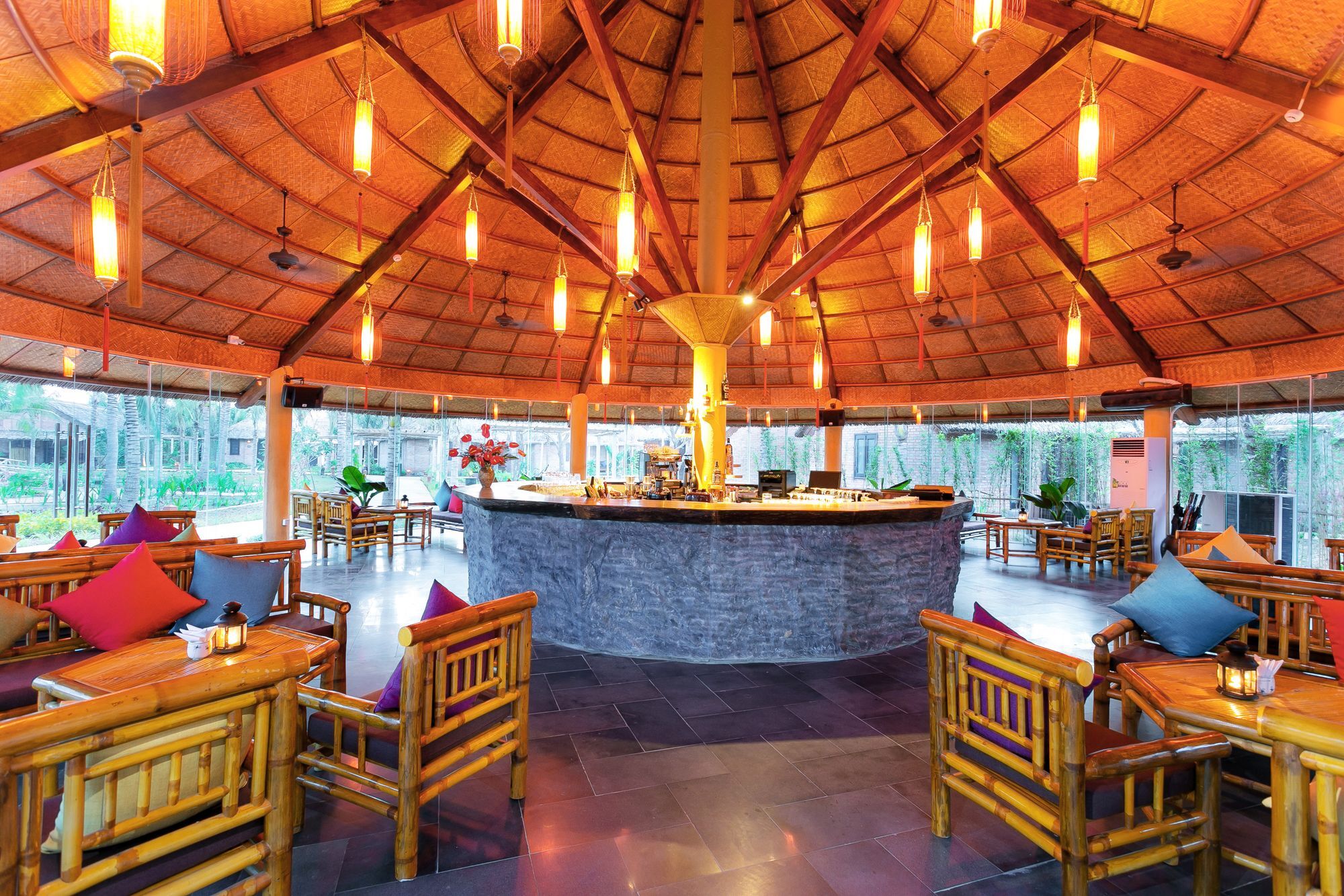 Resort Boutique Cam Thanh 4*