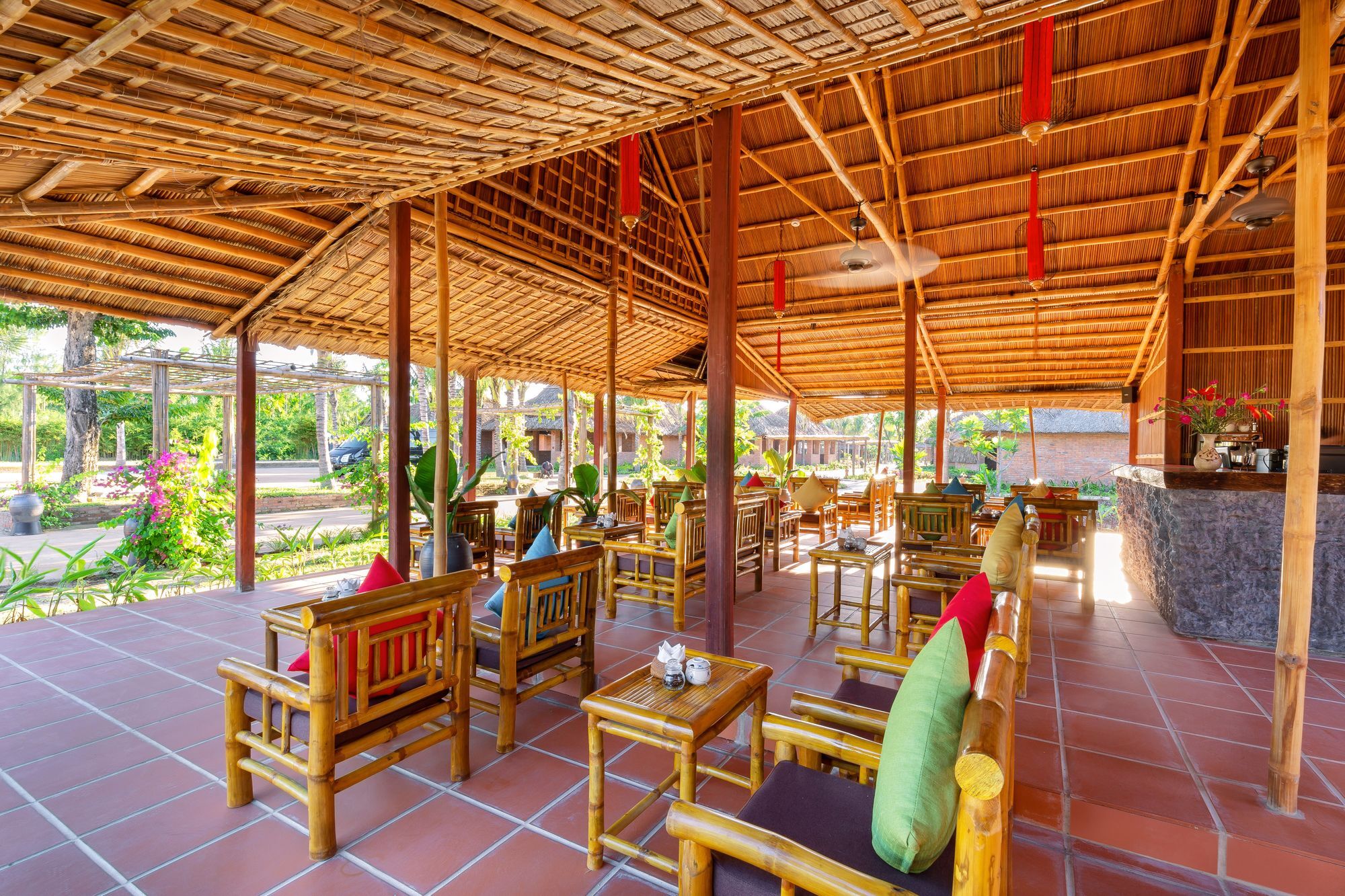 Boutique Cam Thanh Resort 4*