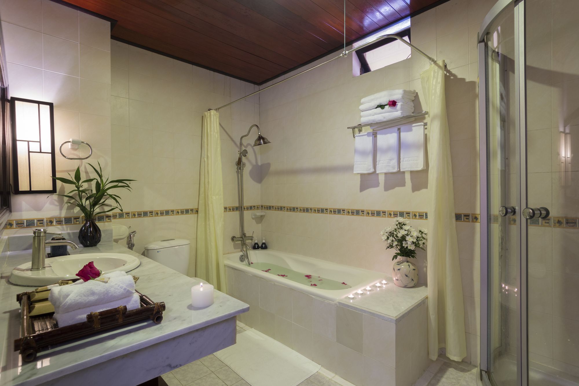 Indochine Riverside & Hotel