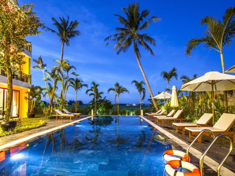 Four Season Hotel 3*