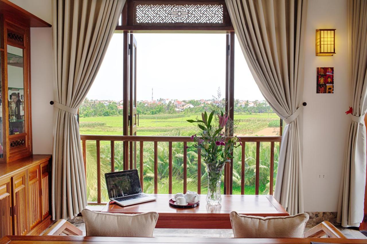 Hoian River Palm & *