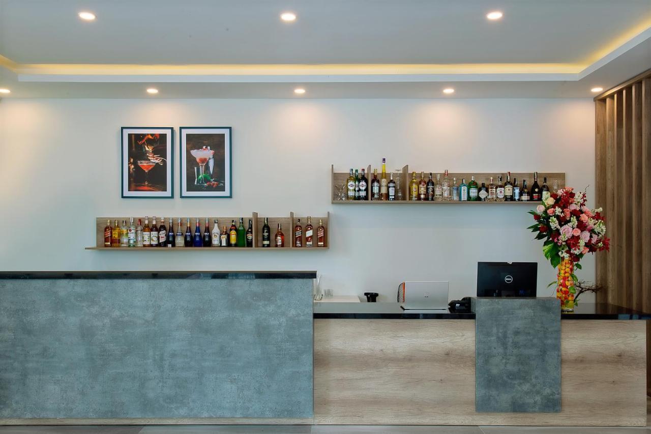 Hotel Aurora Riverside And 4*
