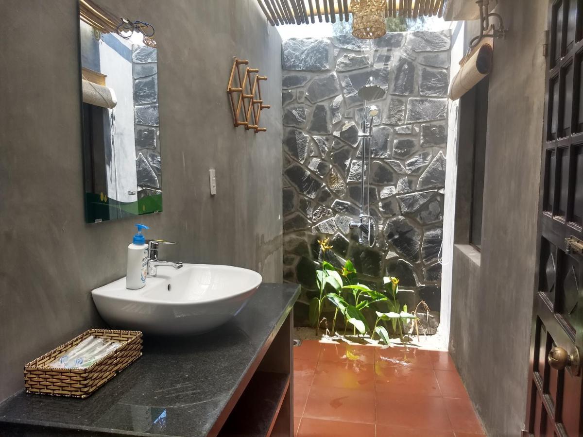 Homestay The Seaside And Bar