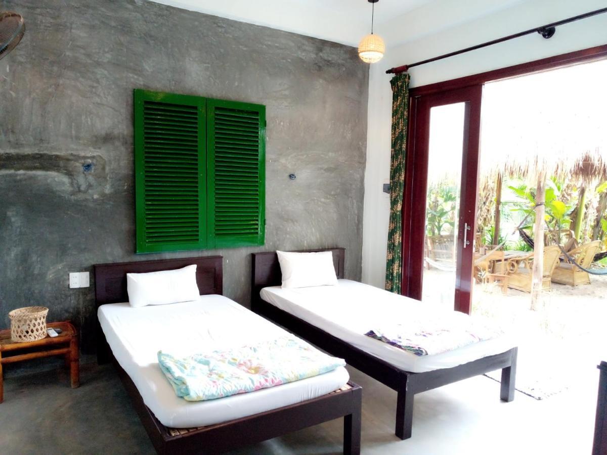 The Seaside And Bar * Hoi An