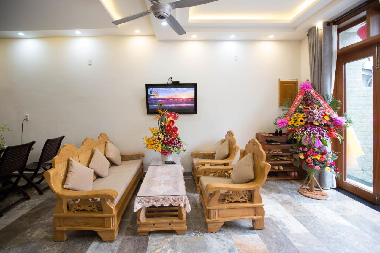 Homestay Lan Uyen - *