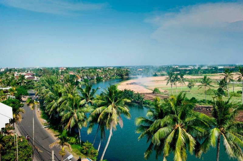 Hotel Aurora Riverside And Hoi An