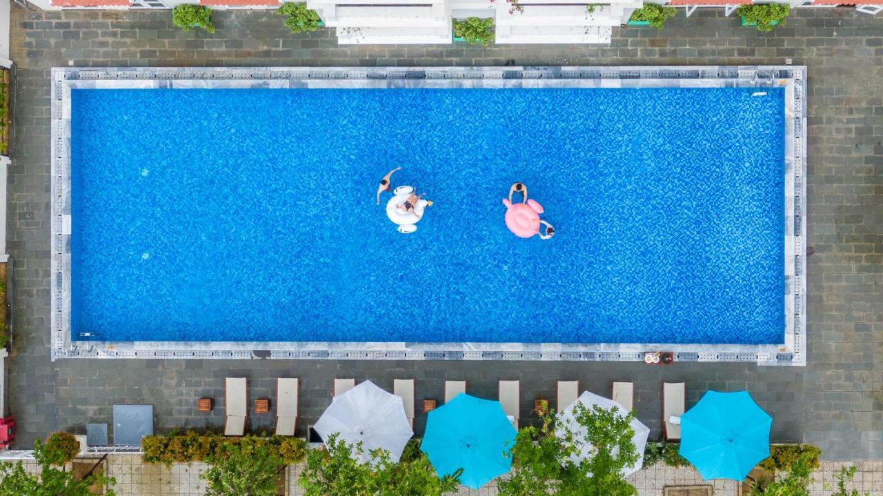 Oriental Hotel