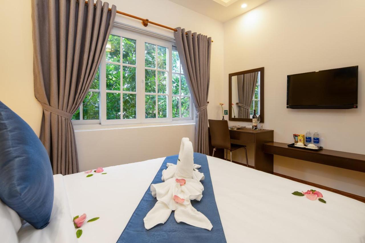 Hotel Triple Riverside Hoian 3*